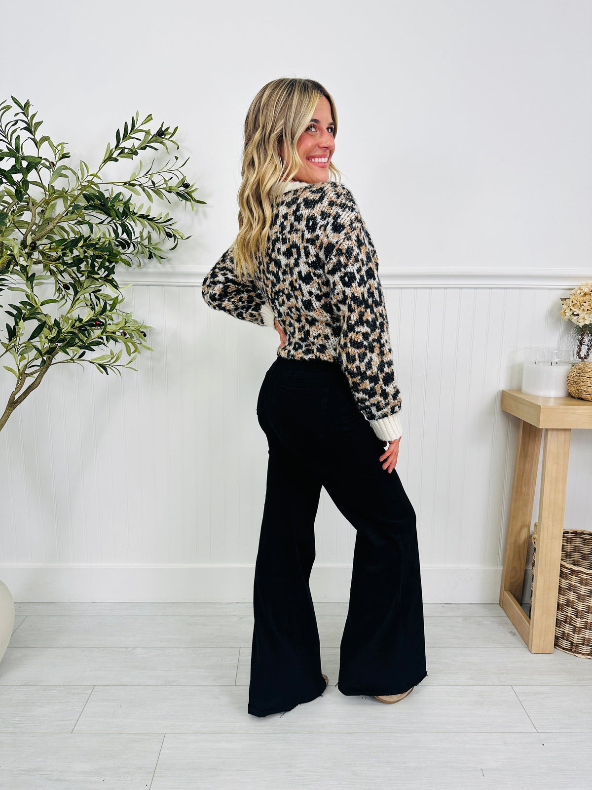 Vivienne™ | Tummy Control Wide-Leg Black Jeans